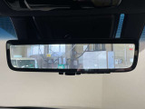 ドラレコ付きの社外品を取り付けることも可能です!最近はやりのデジタルルームミラーも気になる方は是非一度ご相談を!!
