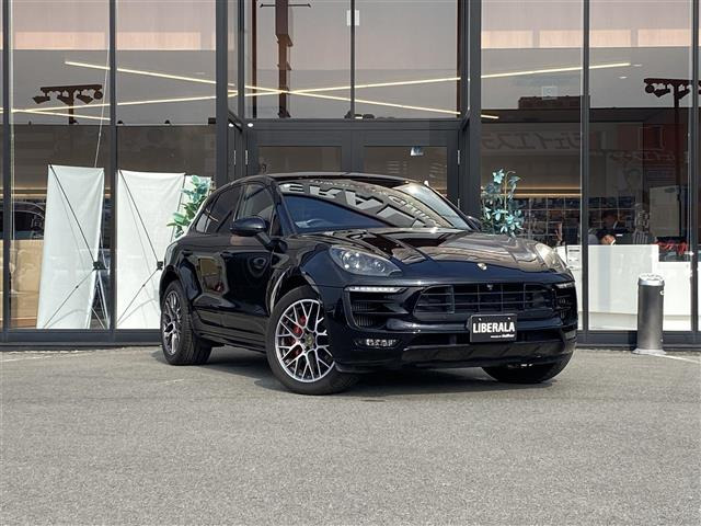 マカン GTS 4WD 本革シート