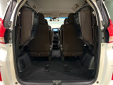 3列目シートを跳ね上げればラゲッジスペースを更に広く使えます。