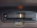 ■【ETC車載器】が装備されています。セットアップをしてお渡しとなり、ETCカードを差し込むだけで高速道路の利用が可能です。