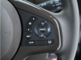 ◆アダプティブクルーズコントロール◆予め設定した車速内でクルマが自動的に加減速。前走車との適切な車間距離を維持しながら追従走行します。【LKAS】車線維持支援システムでステアリング操作を支援。