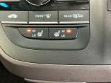 運転席/助手席シートヒーターで寒い日もすぐに温かくなり快適に過ごせます。2段階の温度調整が可能です