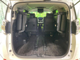 普段のお買い物や通勤、送迎等に十分な荷室スペースを確保しております。セカンドシートを倒すと、大きな荷物の積載も可能です♪