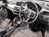 ☆センターパネルを運転席側に僅かに傾けたBMW独特のインパネ☆【駆け抜ける歓び】はここからもスタートしております☆