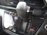 操作しやすいシフトレバーです!