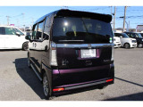 当店の展示車は、プロの業者にボディーの磨き、ルームクリーニングを依頼していますので、とてもきれいです!!ぜひ、見にいらしてください!