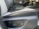パワーシート搭載。微妙な調整が手軽にでき、最適なポジションで運転することが可能です。