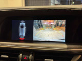 バックカメラにはガイドラインが表示されるので、まっすぐの駐車も楽々です!