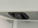 ナビゲーション等を装着した場合にバックするとき後方の安全確認ができるバックカメラが付いてます