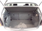 荷室は荷物を隠せるトノカバー付!充分な荷室の広さです!
