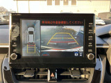 パノラミックビューモニター付きです。車両を上から見たような映像をディスプレイオーディオ画面に表示。運転席からの目視だけでは見にくい、車両周辺の状況をリアルタイムでしっかり確認できます。