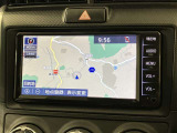 純正ナビを装備。タッチパネル式で使いやすく、お出かけもラクラクです。