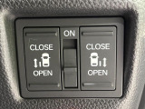 【両側パワースライドドア】スマートキーや運転席のスイッチで後席両側スライドドアの開閉が可能♪電動だから力を入れてドアを開ける必要が無く、小さなお子様でも簡単に開け閉めでき快適です♪