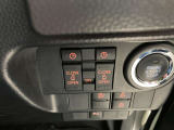 両側パワースライドドアです。両手が荷物でいっぱいの時、どちらからでもドアの開閉がラクラクです♪安全装置も付いているので、お子様の乗り降りも安心の便利機能です。