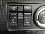パワースライドドアを左右に装備しています。運転席のスイッチで開閉の操作が出来ます。