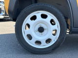 【タイヤ】ホワイト塗装のスチールホイールが足元を飾ります♪車検整備を行いますので安心してお乗りいただけます◎