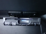 ■【ETC車載器】が装備されています。セットアップをしてお渡しとなり、ETCカードを差し込むだけで高速道路の利用が可能です。