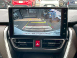 駐車時、後方の映像がモニターで確認できます。狭い場所での駐車もスムーズです。