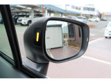 ■リヤビークルディティクション(左右後方からの車両をドアミラーの一部が点灯し、ドライバーに教えてくれます)