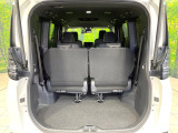 普段のお買い物や通勤、送迎等に十分な荷室スペースを確保しております。セカンドシートを倒すと、大きな荷物の積載も可能です♪