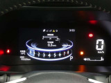 各操作スイッチは使いやすい位置に配置され、とっても見やすいメーターです。夜間時はラグジュアリーな気分にさせてくれる照明が魅力ですので、夜のドライブも楽しみになりますよ♪