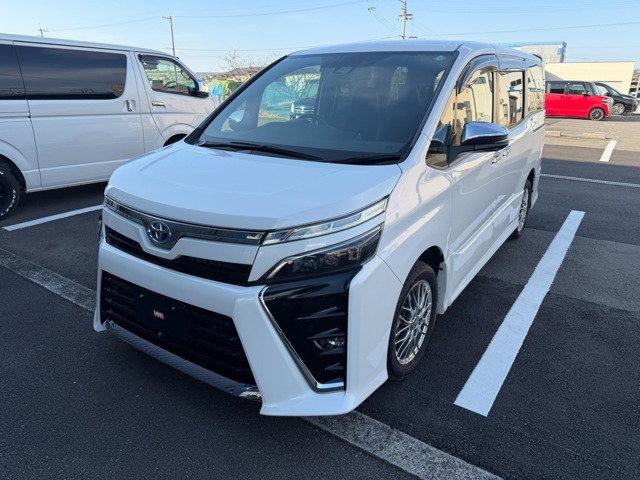 ヴォクシー 1.8 ハイブリッド ZS 煌III 