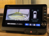 リバースギアに入れるだけで後方の表示へ切り替わります。夜間や雨の日の駐車も楽になりますよ。
