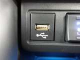 前席に充電用のUSBType-C端子があります