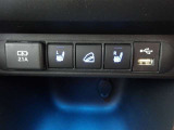 運転席、助手席はシートヒーター付きです。座面や背もたれを素早く温め、寒い日もより快適に過ごせます。