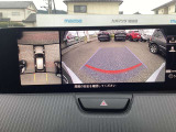 360&deg;ビューモニターでは前後左右4つのカメラ映像をさまざまな走行状況に応じて切り替えてセンターディスプレイに表示することで、駐車時や狭い道でのすれ違い時、見通しの悪い交差点進入時でも安心感を高めます