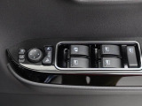 1年間&rdquo;走行距離無制限&rdquo;(無償保証)のまごころ保証付きのお車は、プラス1年、プラス2年の保証延長も可能です(延長保証分は別途有償となります)。※一部対象外の車もございます詳しくは営業スタッフまで