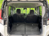 普段のお買い物や通勤、送迎等に十分な荷室スペースを確保しております。セカンドシートを倒すと、大きな荷物の積載も可能です♪