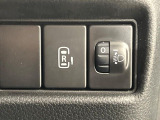 【パワースライドドア】スマートキーや運転席のスイッチでスライドドアの開閉が可能♪電動だから力を入れてドアを開ける必要が無く、小さいお子様でも、重い荷物を持っている時もラクに開け閉めできます♪