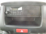 スピーカー内蔵のAM/FMラジオです