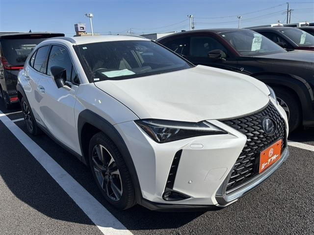 UX 250h バージョンC 禁煙車 黒革シート 純正10.3型ナビ