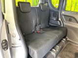 後部座席も気になるようなキズ・汚れやへたり等、大きなダメージはなく、良好な状態です。