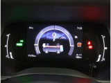とっても見やすいメーターです。夜間時はラグジュアリーな気分にさせてくれる照明が魅力ですので、夜のドライブも楽しみになりますよ♪