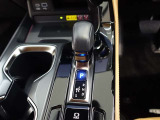 エレクトロシフトマチック(電子式シフトレバー)を採用しております(^^♪直感的に操作することができます!