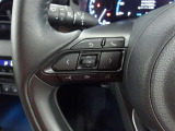 ステアリングスイッチは手元で操作しますので便利です、安全性も高いですね!