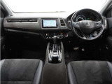 ◆視界広々で非常に運転しやすくロングドライブでも疲れを感じさせないすっきりとまとまったインパネ周りです。