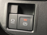 【オートブレーキホールド】信号待ちや渋滞で停車時にブレーキから足を離しても、停止状態を保持してくれます。前進するときはアクセルを踏めば自動で解除されるので安心♪街乗り運転が楽になります♪