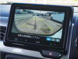 【バックカメラ】駐車が苦手な方でも安心してお乗りいただけます。リバース連動で画面が切り替わるのでとっても便利です。