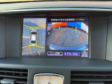 駐停車には便利なアラウンドビューモニター搭載。サイドモニターの切り替えも可能です。