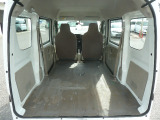2名乗車時の荷室です。