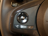 【ステアリングリモコン】ステアリングにオーディオ調節可能なスイッチが装備されていますので運転中でも視線をそらさずにオーディオの調節が可能です!