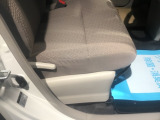 シートはフィット性も良く、楽な運転姿勢を保てます。