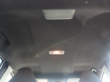 天井の状態も良好です。タバコを吸っていた車は、天井の色が変色してしまっているものもあります。中古車探しの際は、天井の状態も重要なポイントですよ!