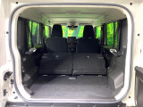 普段のお買い物や通勤、送迎等に十分な荷室スペースを確保しております。セカンドシートを倒すと、大きな荷物の積載も可能です♪