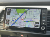 お出かけの際に安心のナビ付です☆バックカメラ機能で駐車もスムーズに行えます。
