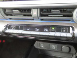 オートエアコンで車内はいつでも快適です♪